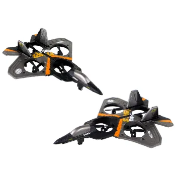 Detal srebrnego zdalnie sterowanego samolotu RC, widoczne koła i śmigła