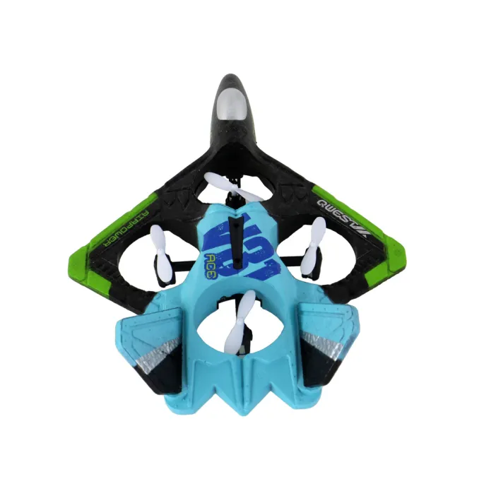 Myśliwiec RC z kolorowymi diodami LED na tle białego tła