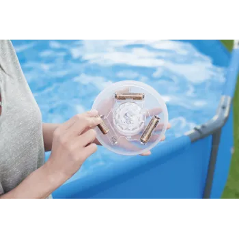 Pływająca lampa LED do basenu z czterema kolorami światła