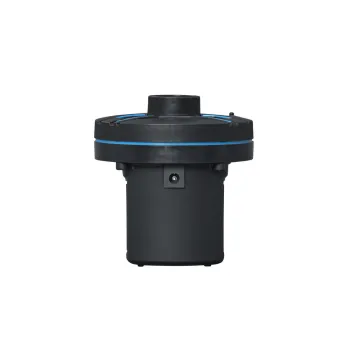 Widok lekkiej i kompaktowej pompki Bestway 62255 w ręce