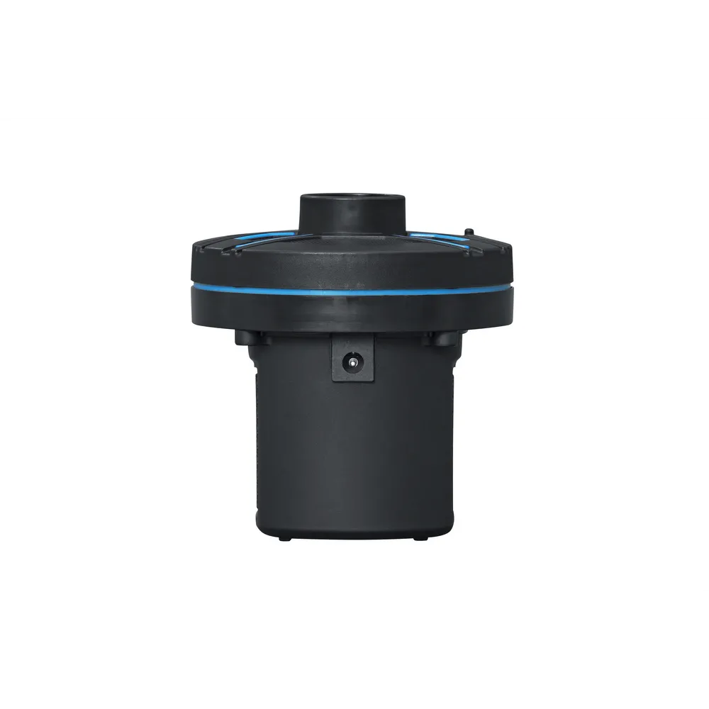 Widok lekkiej i kompaktowej pompki Bestway 62255 w ręce