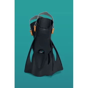 Wysokiej jakości zestaw nurkowy w nowoczesnym czarnym kolorze