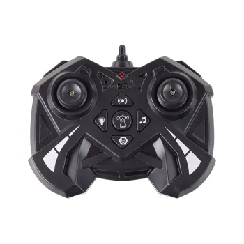 Dziecko sterujące samochodem-robotem RC za pomocą opaski na ręku