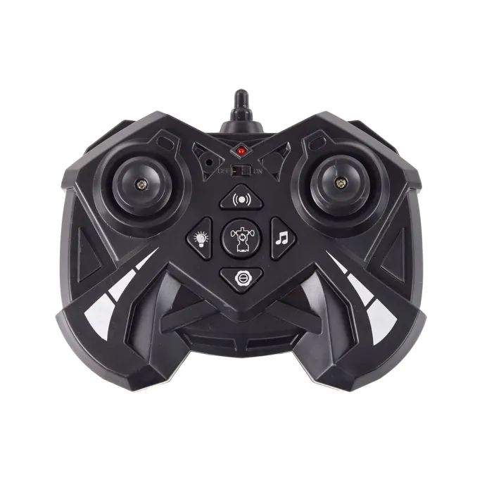 Efektowny samochód-robot podczas dynamicznej zabawy na podłodze