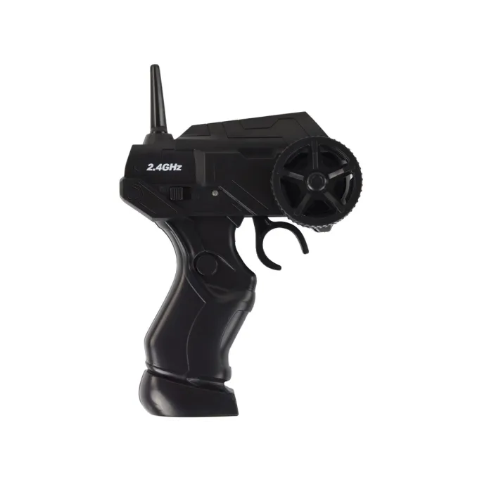 Zbliżenie na szczegóły kół i podwozia autka zdalnie sterowanego