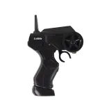 Zbliżenie na szczegóły kół i podwozia autka zdalnie sterowanego