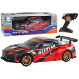 Duże czerwone auto sportowe zdalnie sterowane na białym tle