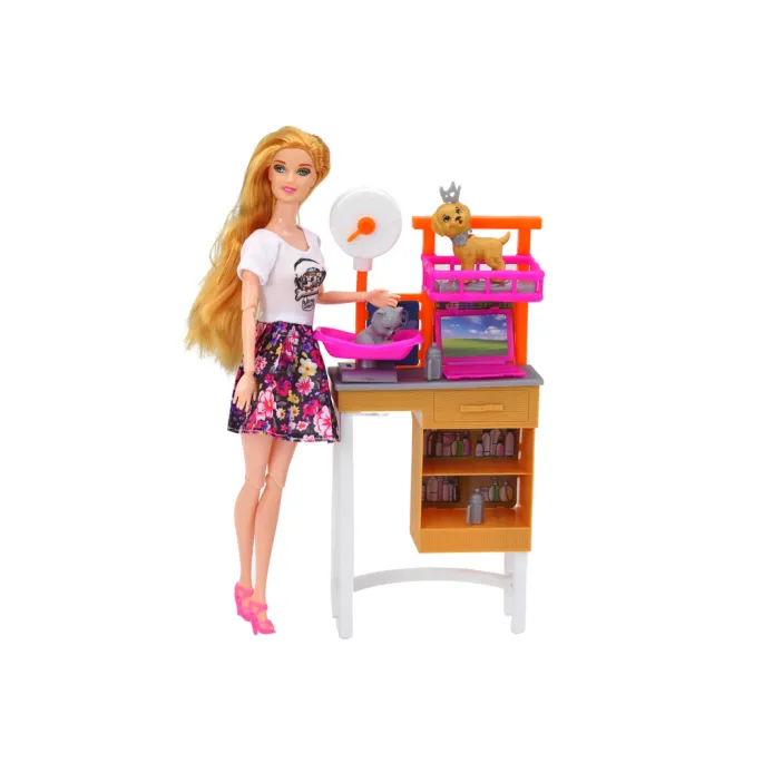 Kolorowa lalka z pupilami i zestawem do opieki nad zwierzętami