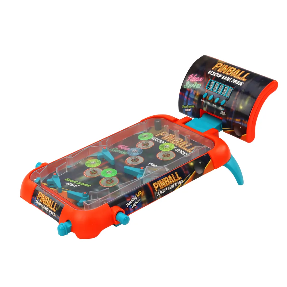 Zbliżenie na flippery i kolorowe efekty świetlne pinballa