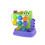 Dziecko bawi się panelem dinozaura z sorterem kształtów i młotkiem