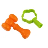 Zbliżenie na fioletowego dinozaura – zabawka edukacyjna dla dzieci