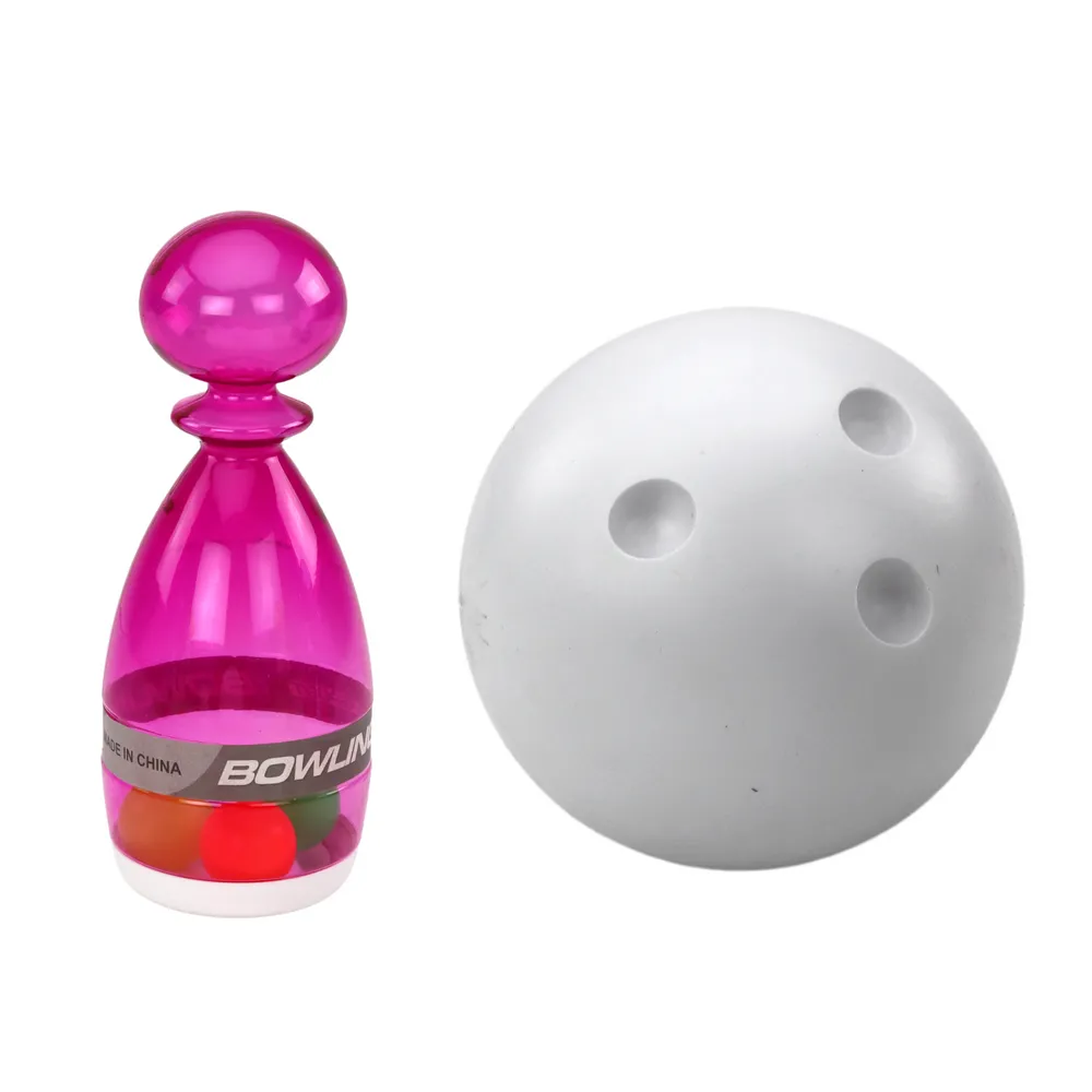 Widok na 6 przezroczystych kręgli i wyprofilowaną kulę do gry