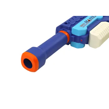 Zbliżenie na detale akumulatorowego karabinu na wodę M416 w odcieniach niebieskiego