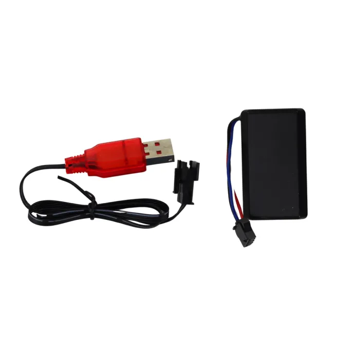 Pistolet na wodę M416 podczas zabawy w ogrodzie