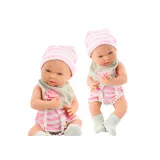 Lalka niemowlę w śliniaczku i kołderce – idealna do zabawy dla najmłodszych