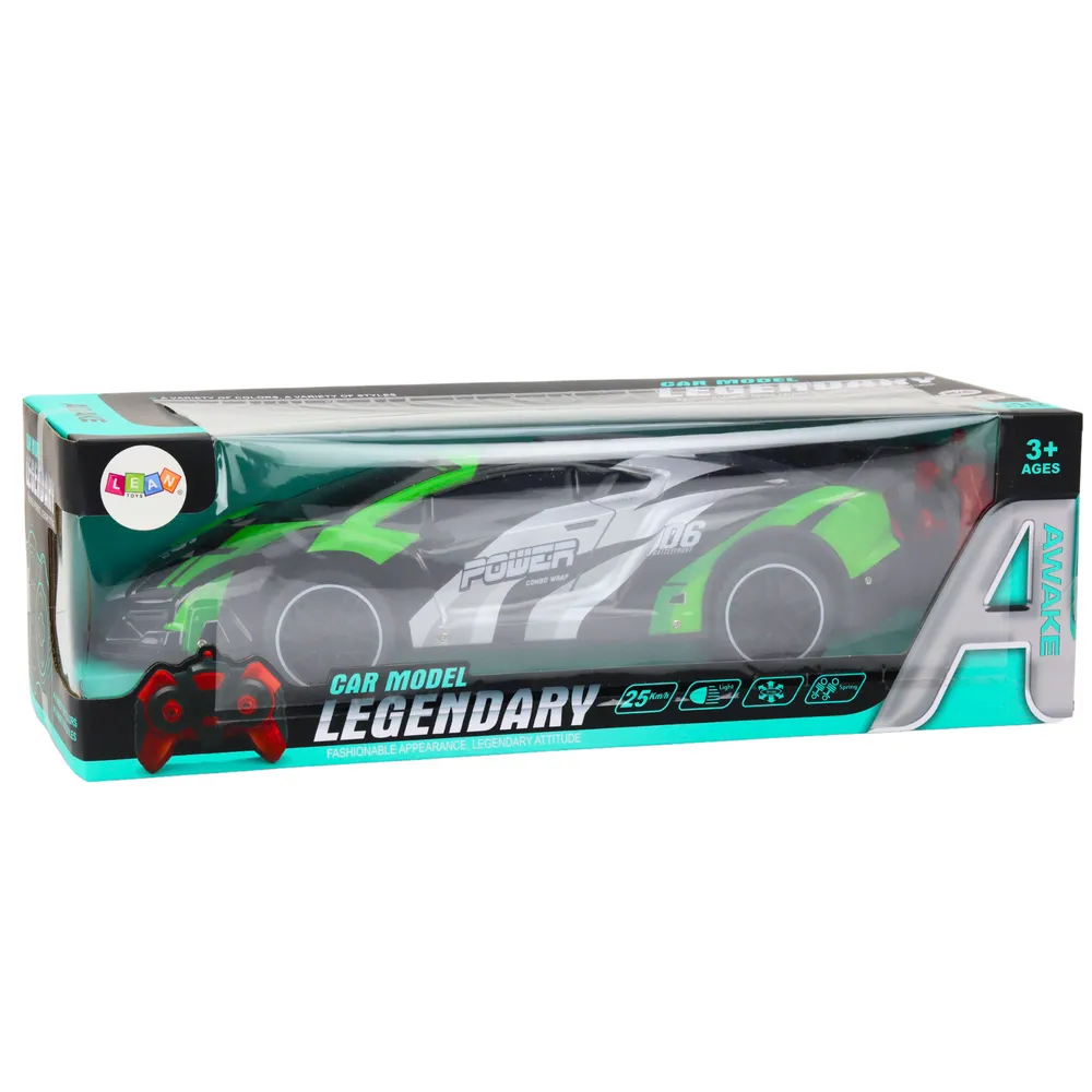 Pilot 2.4G i auto z gumowymi oponami na tle opakowania