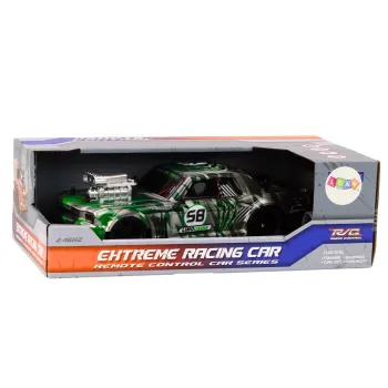 Autko wyścigowe RC 1:16 zielone, widok na gumowe koła i sportową sylwetkę