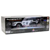 Szczegóły wnętrza dużego zdalnie sterowanego auta sportowego