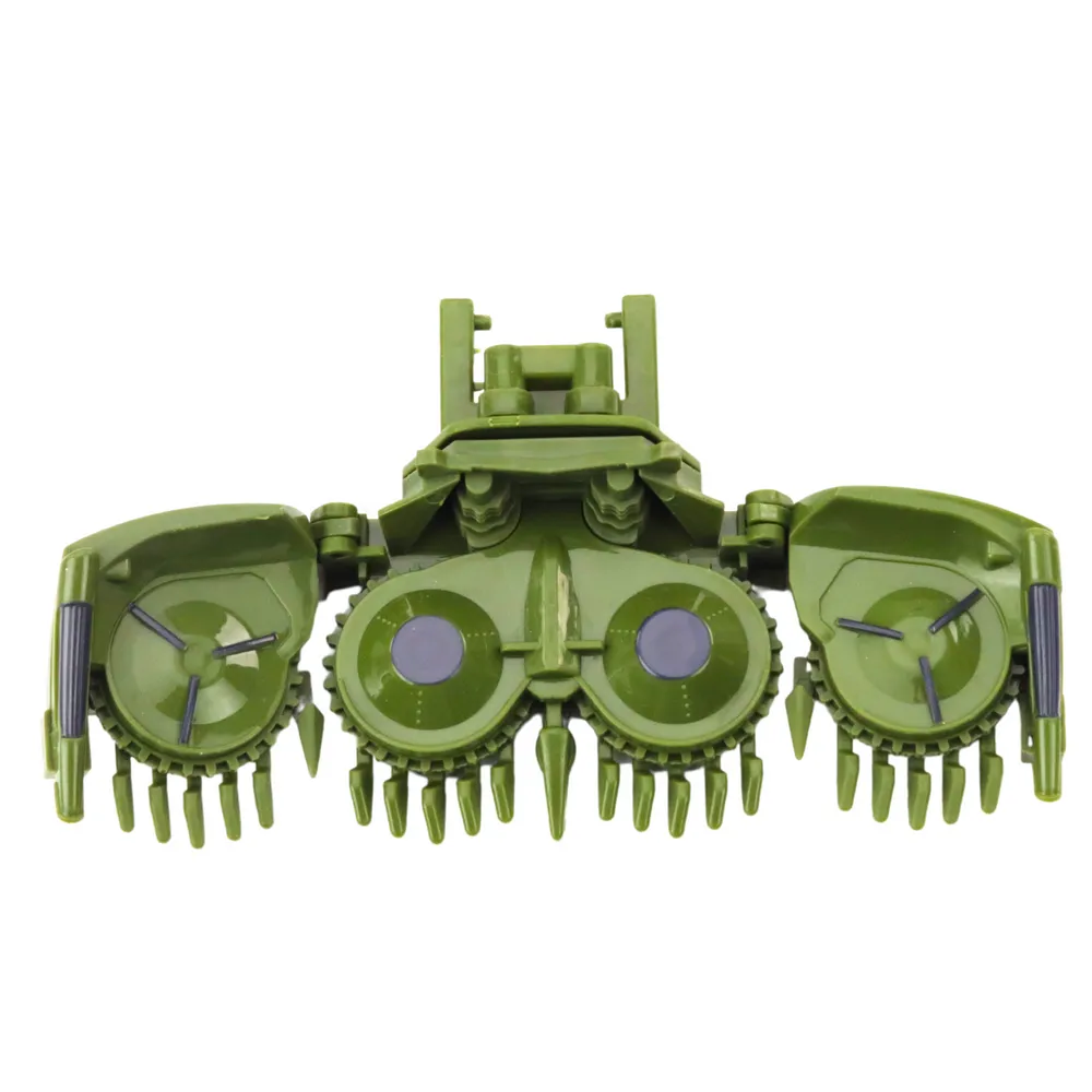 Dziecięcy kombajn RC z dużymi gumowymi kołami, widok z boku