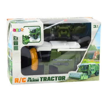 Migające światła w zdalnie sterowanym kombajnie rolniczym podczas jazdy