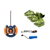 Realistyczny model kombajnu RC z dużymi gumowymi kołami w intensywnym kolorze