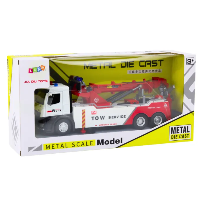 Ciężarówka z gumowymi kołami i metalową kabiną na tle białym