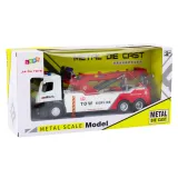 Ciężarówka z gumowymi kołami i metalową kabiną na tle białym