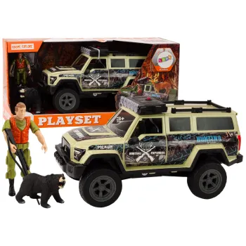 Beżowy terenowy samochód myśliwski z figurką myśliwego i niedźwiedzia