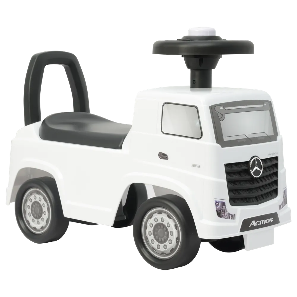 Biały jeździk Mercedes Actros 3316TA dla dzieci na tle podłogi