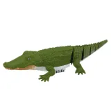 Zdalnie sterowany krokodyl w kolorze zielonym podczas zabawy na wodzie