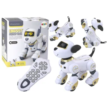 Zdalnie sterowany robot pies interaktywny w złotym kolorze podczas zabawy