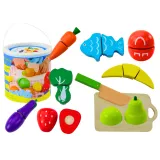 Drewniane warzywa i owoce do krojenia w praktycznym wiaderku