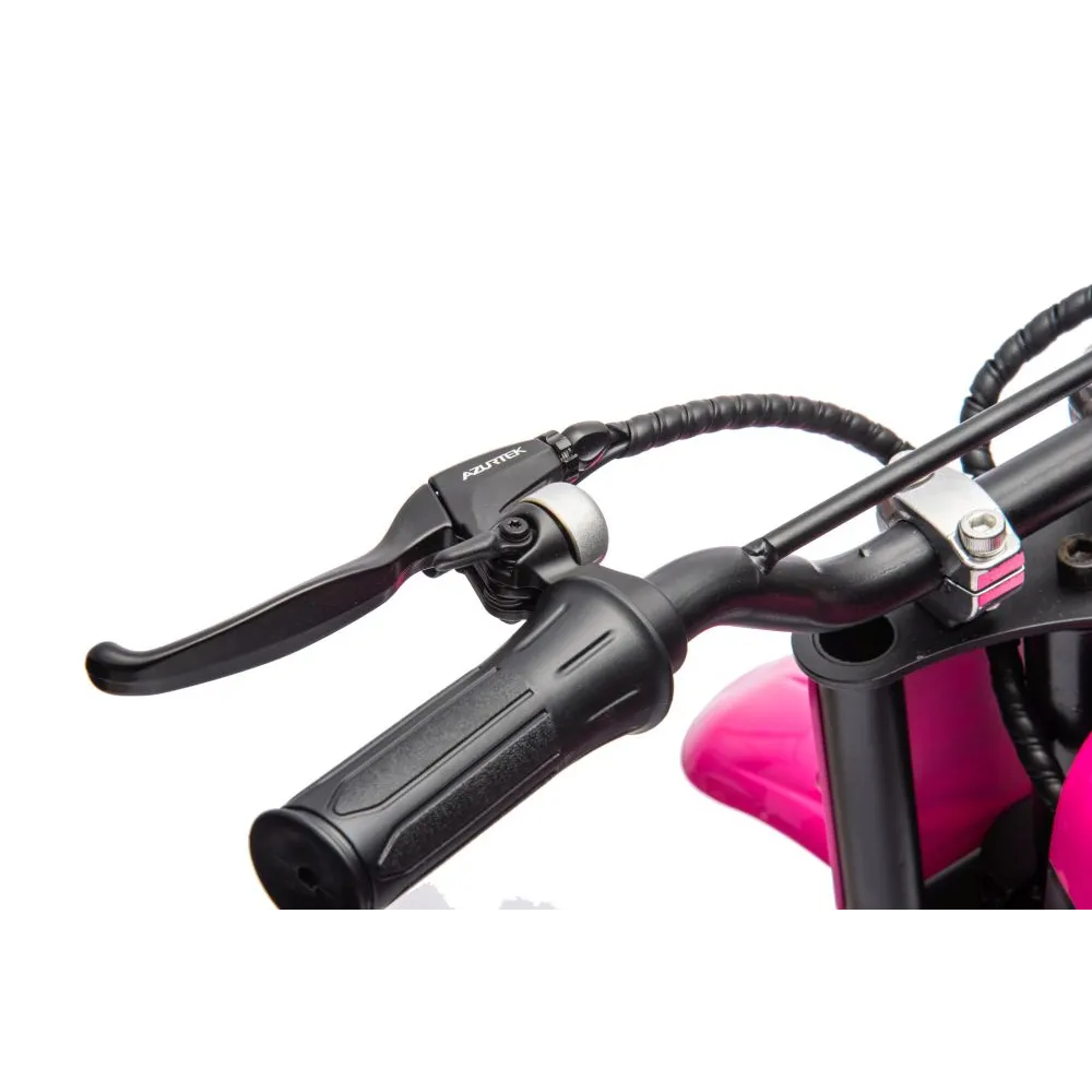 Zbliżenie na detale różowego motoru crossowego akumulatorowego