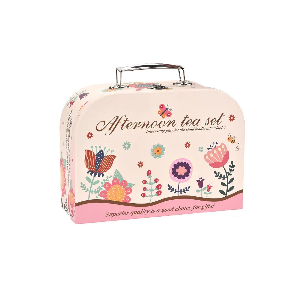 Dziecięcy zestaw herbaciany z talerzykami i filiżankami w praktycznej walizce