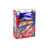 zestaw: autko na laser, pilot i kabel usb na białym tle