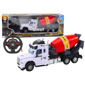 Zdalnie sterowana ciężarówka betoniarka RC w żółtym kolorze na tle białym