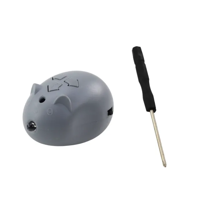 Detail realistycznej jaszczurki RC z gumowanym ogonem i świecącymi oczami