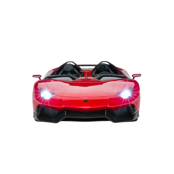 Sportowy samochód RC Lamborghini Cabrio od Rastar na białym tle