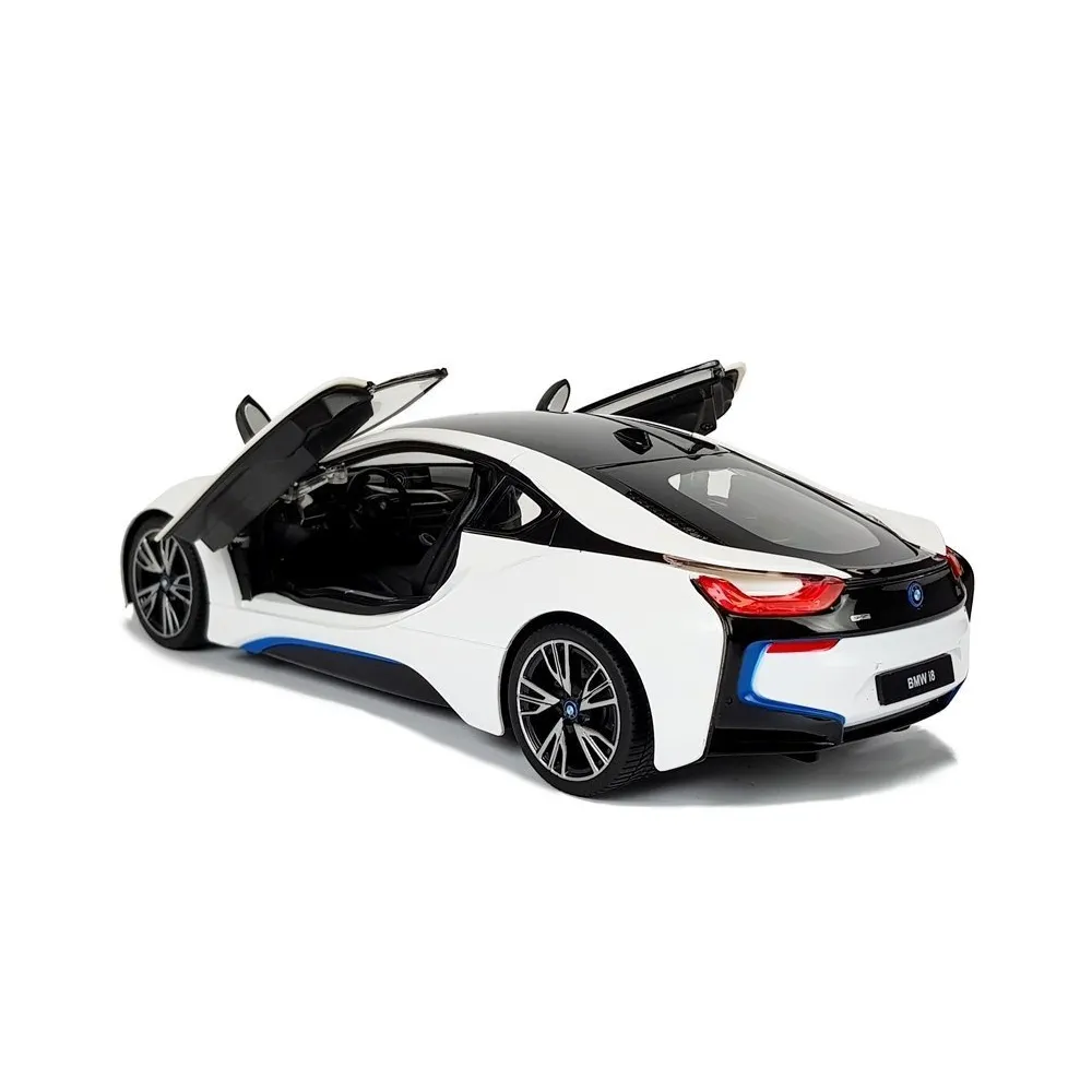 Realistyczny model sportowego auta BMW i8 Rastar RC z białą karoserią