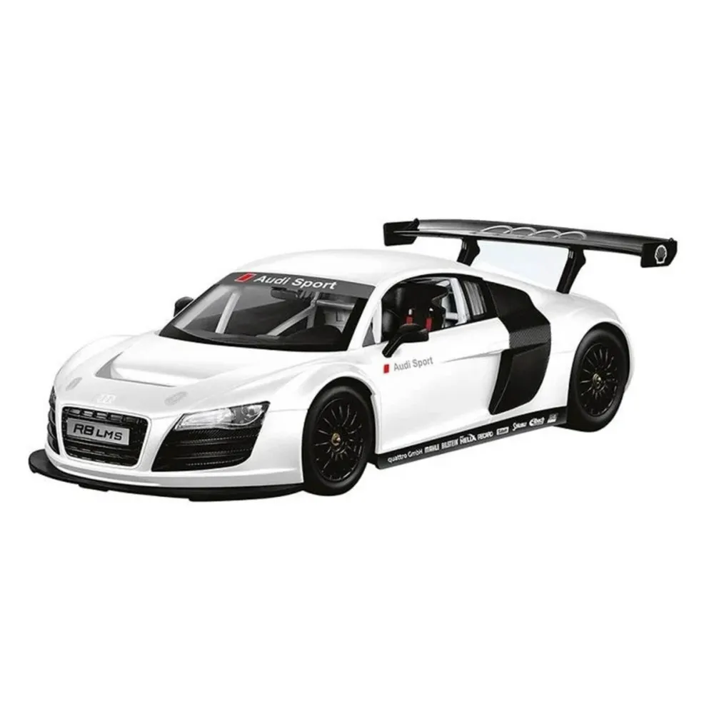 Model Audi R8 RC 1:18 w dynamicznej pozie na stole