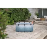 Mocna beczka z materiału Tritech i stalową ramą do morsowania w ogrodzie