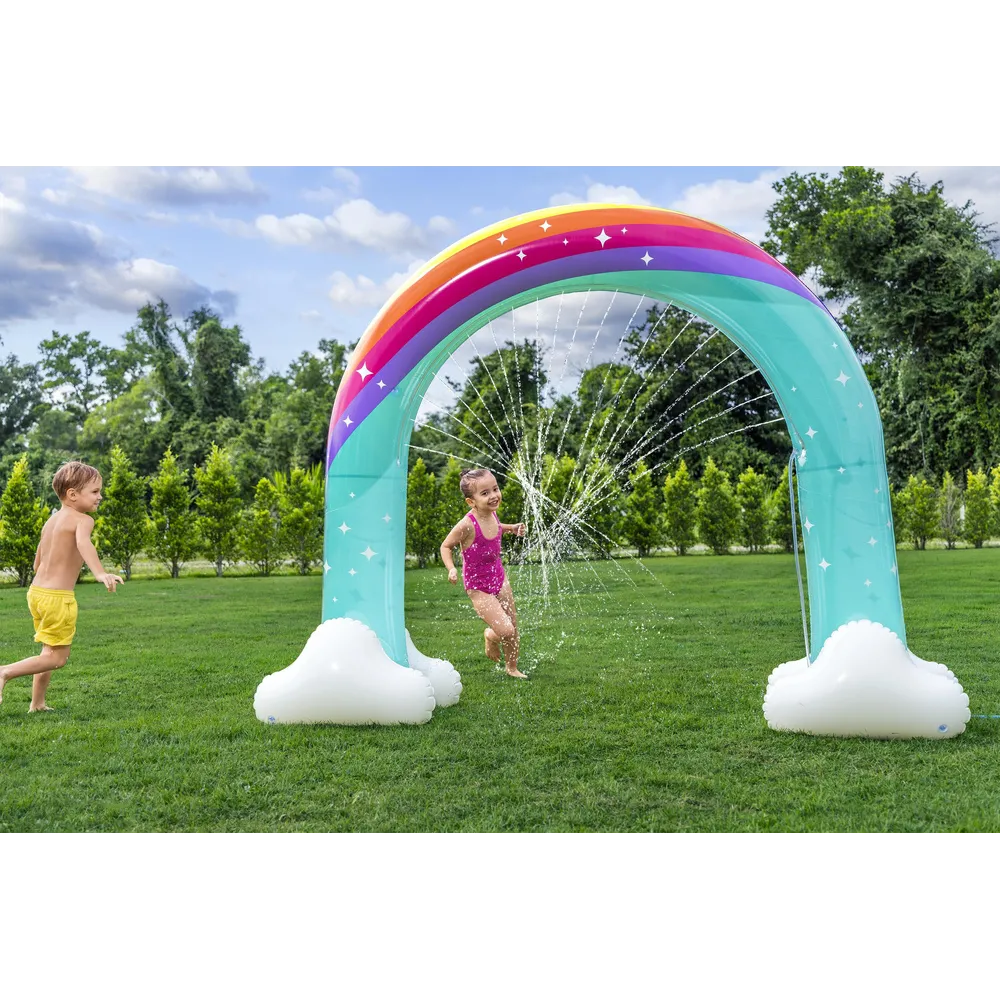 Zabawkowa fontanna ogrodowa o długości ponad dwóch metrów