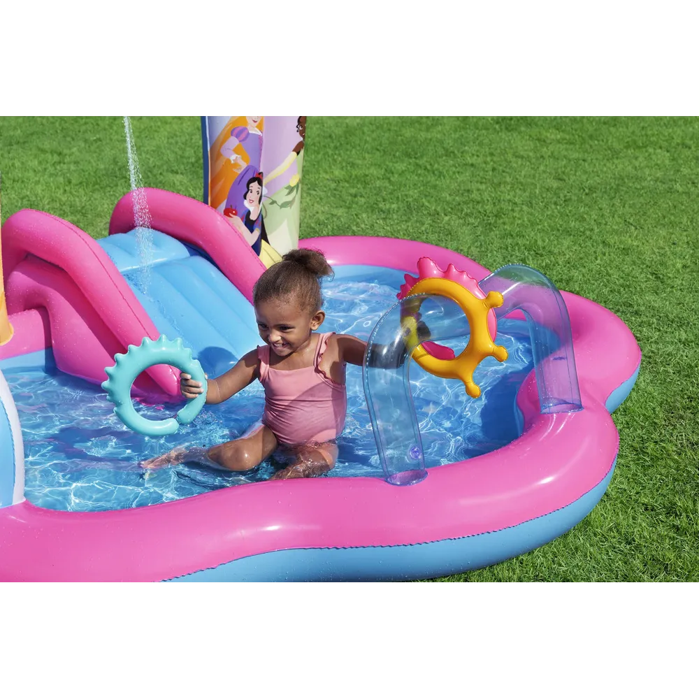 Wielokolorowy plac zabaw Disney Bestway z piłeczkami i pierścieniami