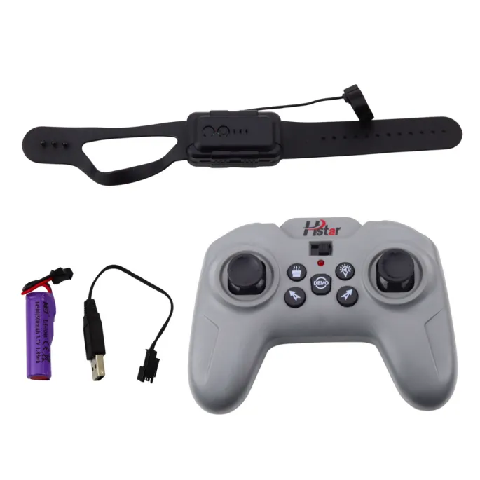 Innowacyjne czerwone auto RC z bocznymi rolkami do driftowania