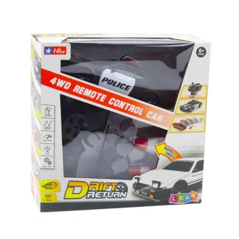 Dynamiczne auto RC do driftu w wersji policyjnej podczas jazdy