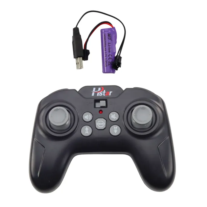 Pełen zestaw: koparka RC, pilot i akumulator z kablem USB