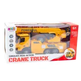 Zabawka zdalnie sterowana dźwig RC podczas zabawy na zewnątrz