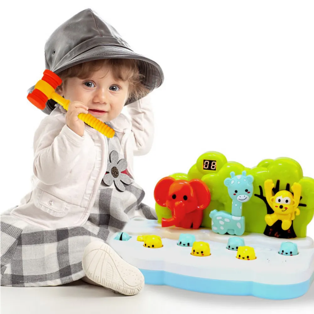 Bezpieczny młotek i kolorowe zwierzątka w grze Whack-A-Mole dla dzieci