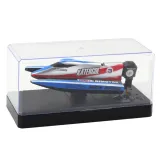 Zdalnie sterowana łódź RC z podwójnym silnikiem podczas pływania