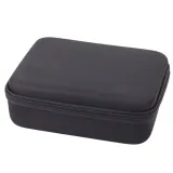 Pełny zestaw drona D6 PRO z akcesoriami na białym tle